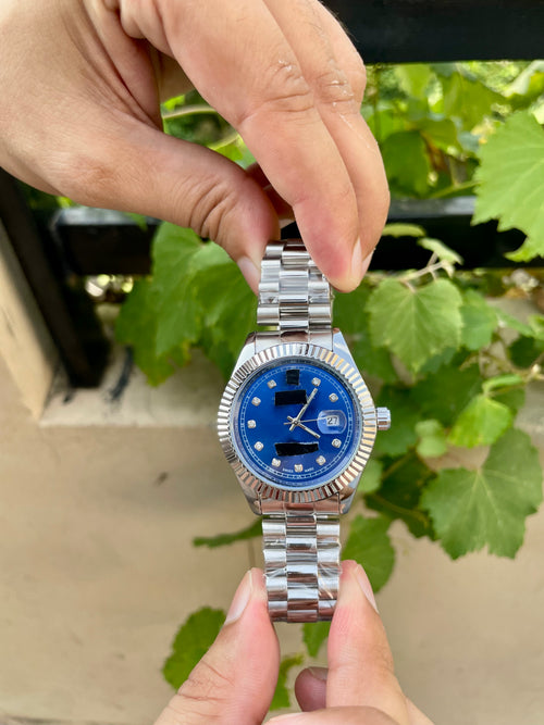 DECENT LUXURY BEAUTIFUL WATCH