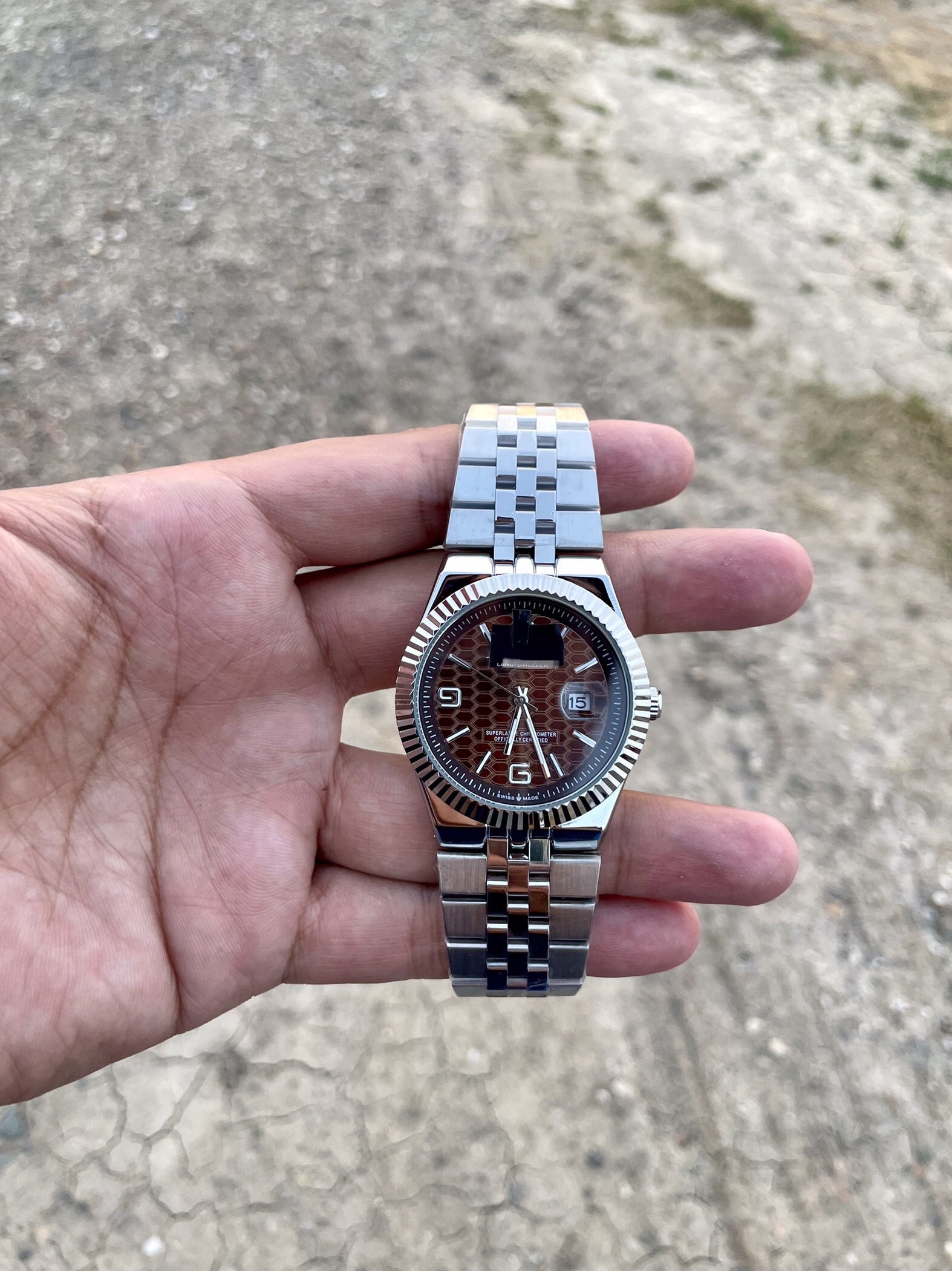 DECENT SEMIAUTO TOPNOTCH WATCH